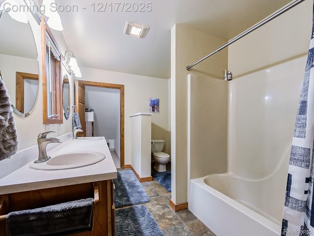 8880 Hidden Lake Drive, Howell, MI 48855