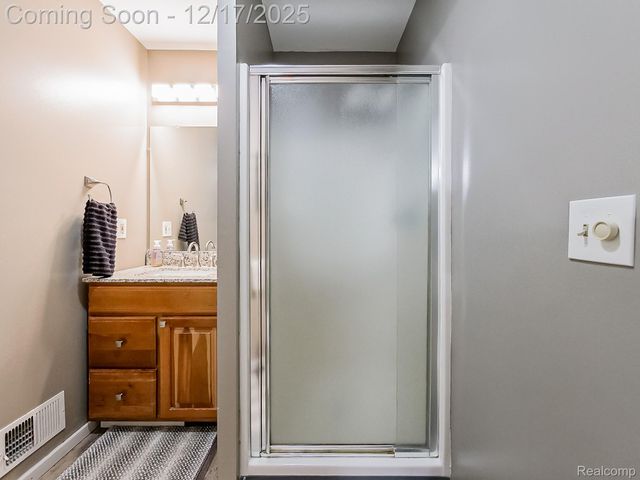 8880 Hidden Lake Drive, Howell, MI 48855