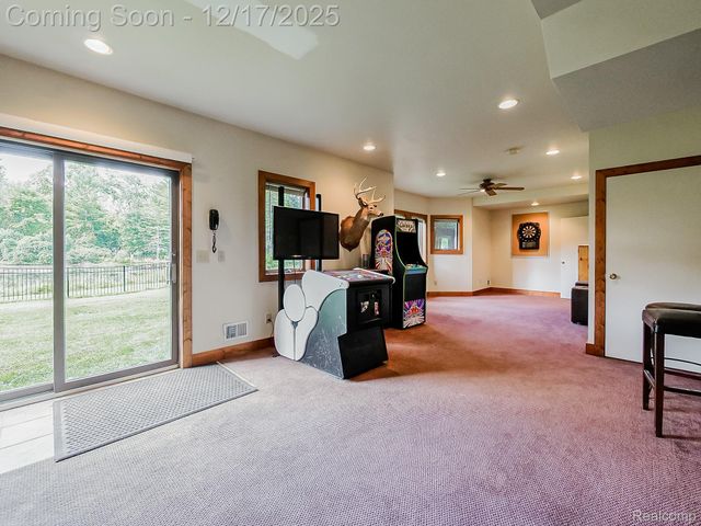 8880 Hidden Lake Drive, Howell, MI 48855