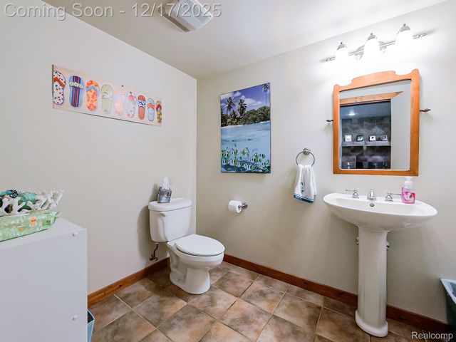 8880 Hidden Lake Drive, Howell, MI 48855