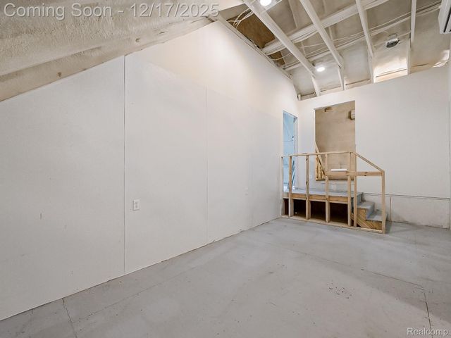 8880 Hidden Lake Drive, Howell, MI 48855