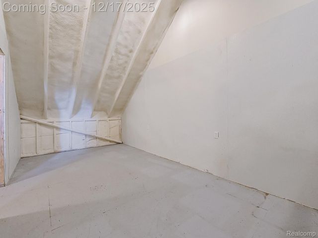 8880 Hidden Lake Drive, Howell, MI 48855