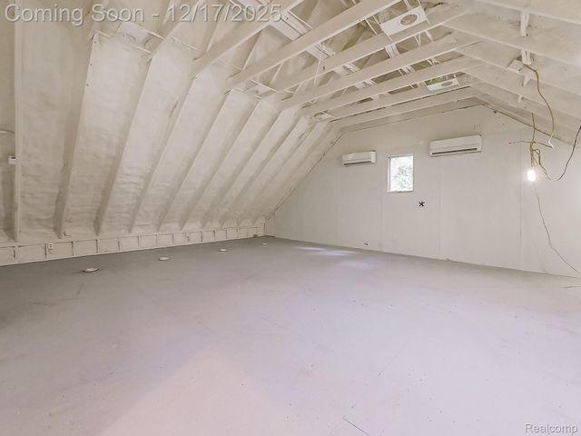 8880 Hidden Lake Drive, Howell, MI 48855