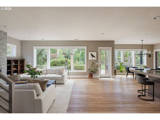 2600 GLENMORRIE Dr, Lake Oswego, OR 97034