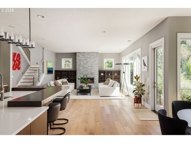 2600 GLENMORRIE Dr, Lake Oswego, OR 97034