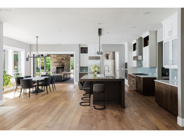 2600 GLENMORRIE Dr, Lake Oswego, OR 97034