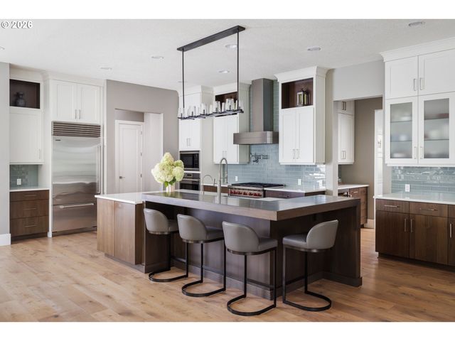 2600 GLENMORRIE Dr, Lake Oswego, OR 97034