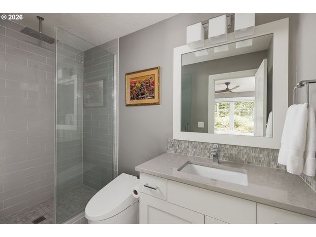 2600 GLENMORRIE Dr, Lake Oswego, OR 97034