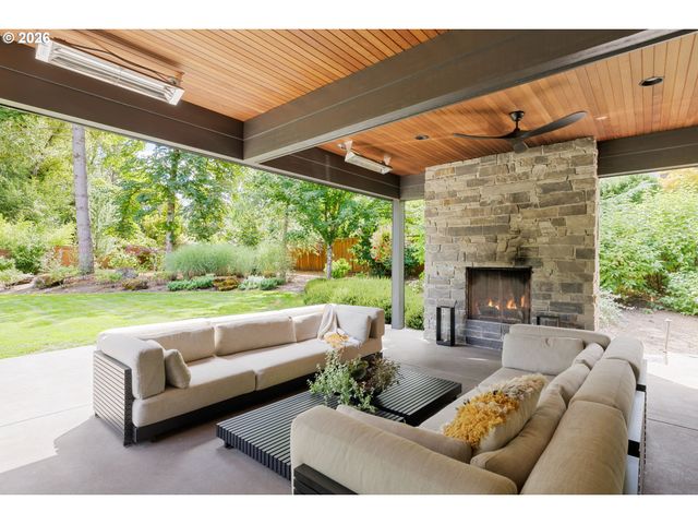 2600 GLENMORRIE Dr, Lake Oswego, OR 97034