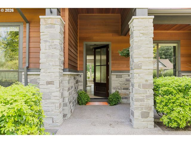2600 GLENMORRIE Dr, Lake Oswego, OR 97034