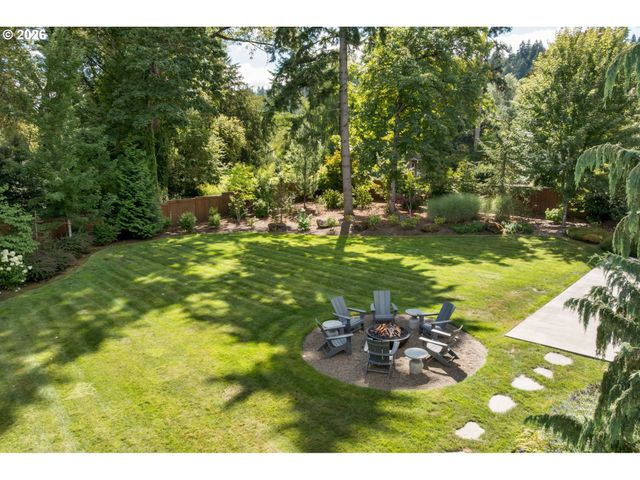 2600 GLENMORRIE Dr, Lake Oswego, OR 97034