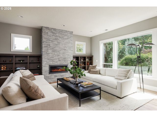 2600 GLENMORRIE Dr, Lake Oswego, OR 97034