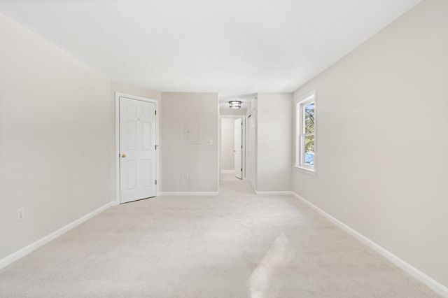 3 Mayfair Ln Apt 207, Nashua, NH 03063