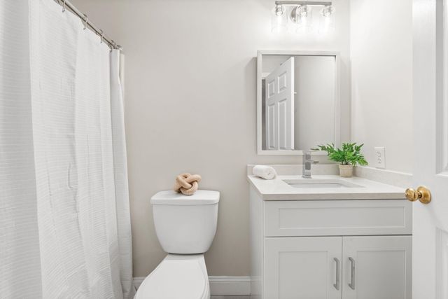 3 Mayfair Ln Apt 207, Nashua, NH 03063