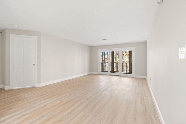 3 Mayfair Ln Apt 207, Nashua, NH 03063