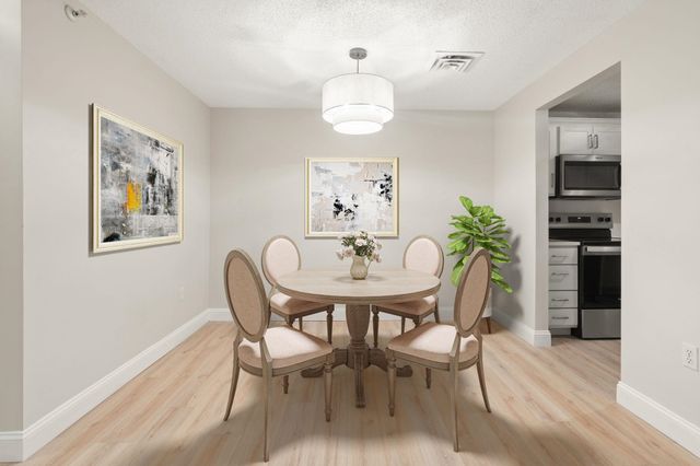 3 Mayfair Ln Apt 207, Nashua, NH 03063