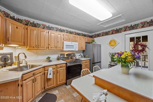 104 Pattswood Road, New Bern, NC 28560