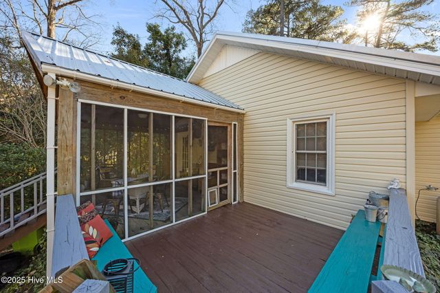 104 Pattswood Road, New Bern, NC 28560