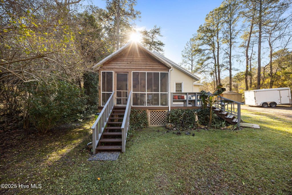 104 Pattswood Road, New Bern, NC 28560