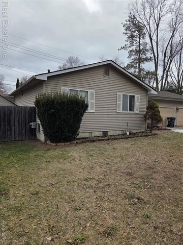 733 Luna Court, Orion Charter Township, MI 48362