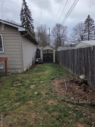 733 Luna Court, Orion Charter Township, MI 48362