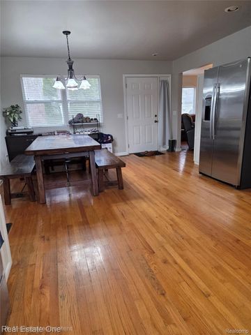 733 Luna Court, Orion Charter Township, MI 48362