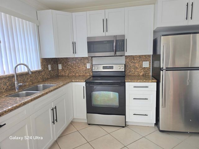 6138 Southgate Boulevard, Margate, FL 33068