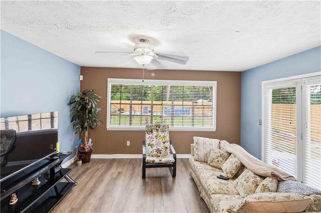 916 Forest Pointe Way, Jonesboro, GA 30238