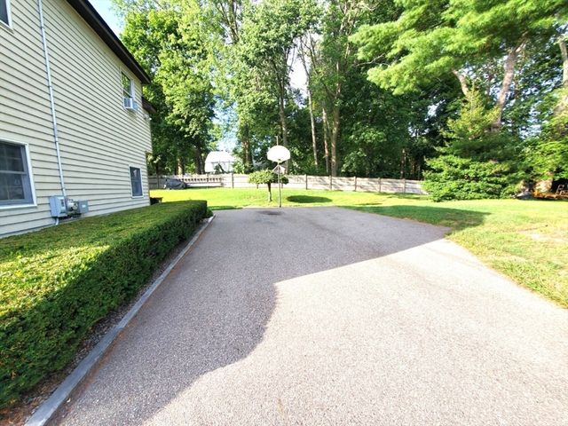 26 Carver Dr 2, Bridgewater, MA 02324