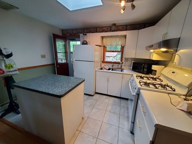 26 Carver Dr 2, Bridgewater, MA 02324