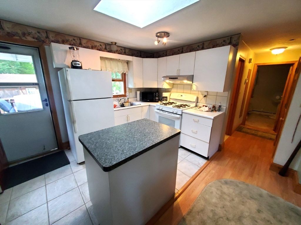 26 Carver Dr 2, Bridgewater, MA 02324