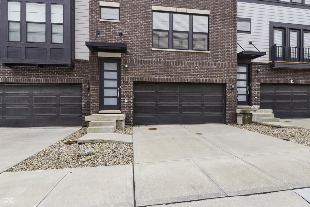 9739 Junction Station, Fishers, IN 46037