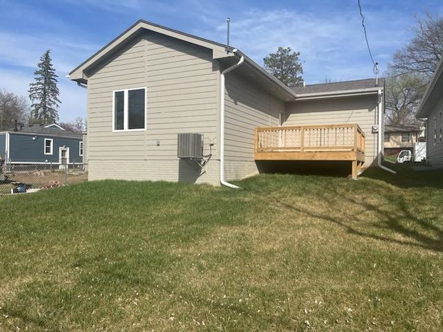 5518 N 34 Street, Omaha, NE 68111