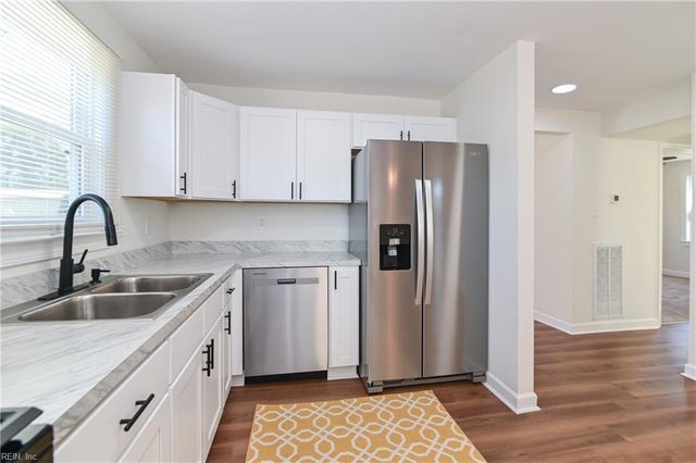 207 Fairview CIR N, Portsmouth, VA 23702