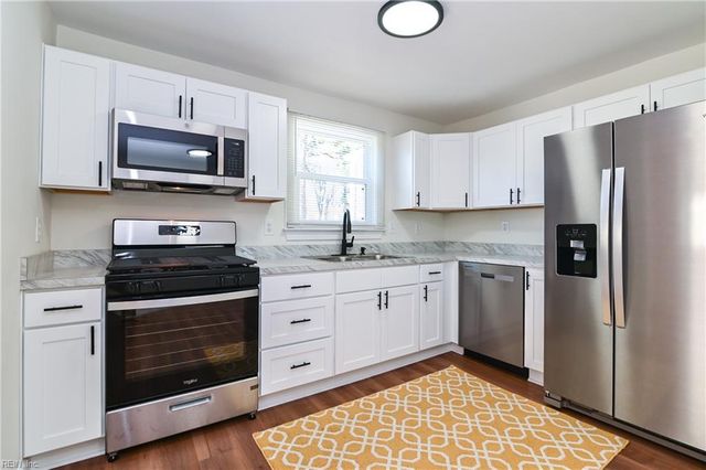 207 Fairview CIR N, Portsmouth, VA 23702