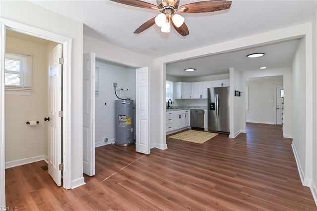 207 Fairview CIR N, Portsmouth, VA 23702