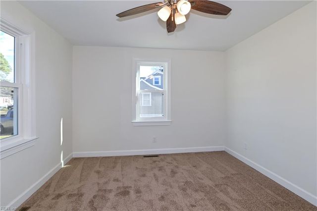 207 Fairview CIR N, Portsmouth, VA 23702