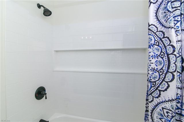 207 Fairview CIR N, Portsmouth, VA 23702