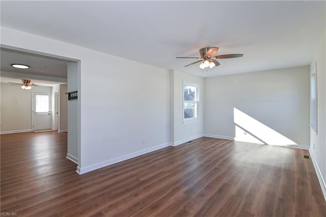 207 Fairview CIR N, Portsmouth, VA 23702