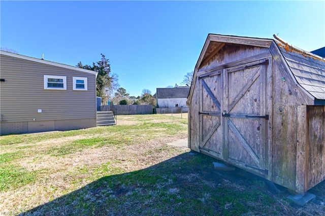 207 Fairview CIR N, Portsmouth, VA 23702