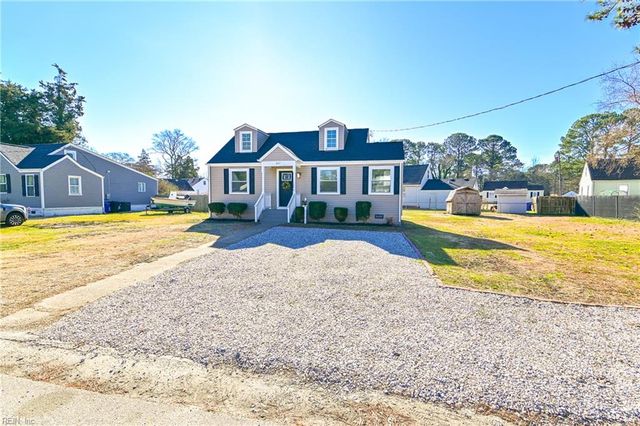 207 Fairview CIR N, Portsmouth, VA 23702