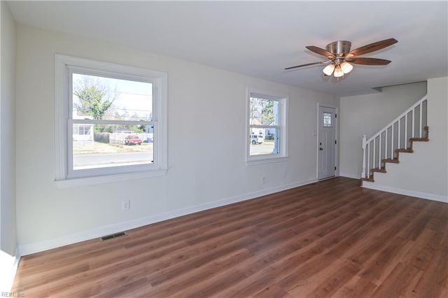 207 Fairview CIR N, Portsmouth, VA 23702