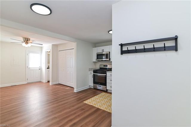 207 Fairview CIR N, Portsmouth, VA 23702