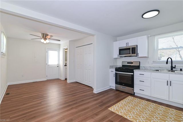 207 Fairview CIR N, Portsmouth, VA 23702