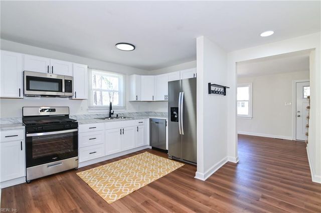 207 Fairview CIR N, Portsmouth, VA 23702