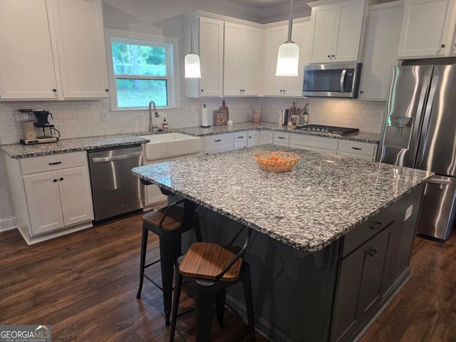 3513 Palmer Falls Drive, Douglasville, GA 30135