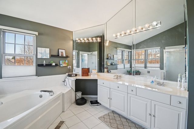 1622 DURHAM Court, Crystal Lake, IL 60014