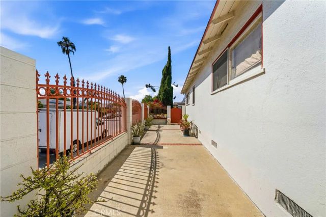 12642 divan place, North Hollywood, CA 91605