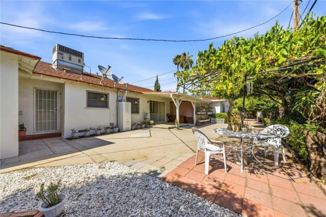 12642 divan place, North Hollywood, CA 91605