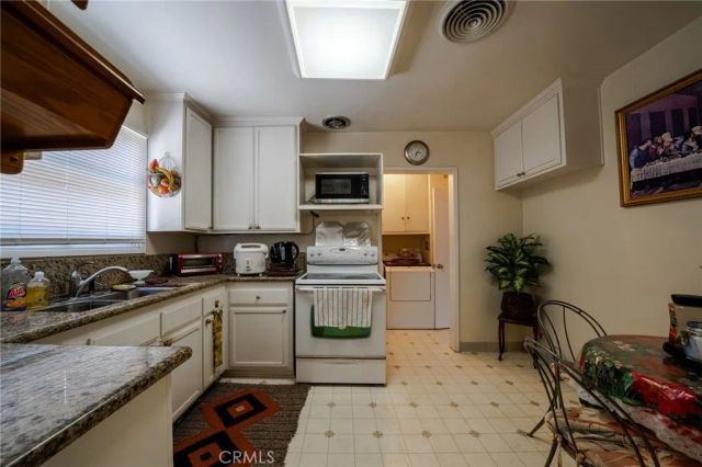 12642 divan place, North Hollywood, CA 91605